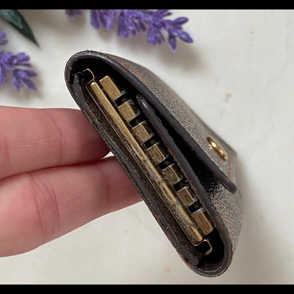 Louis Vuitton 6-Key Holder - Picture 3 of 11